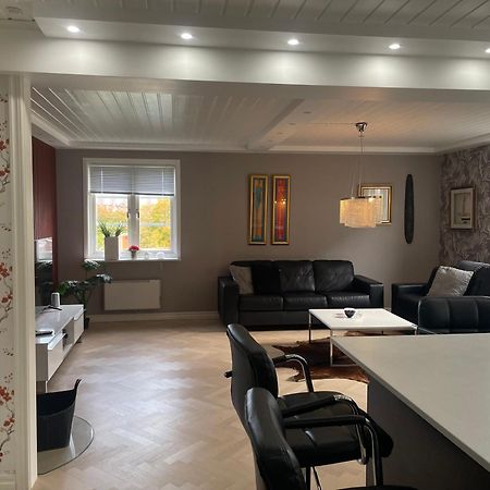 Apartment Uddevalla Bohuslaen Bubbelbad Extérieur photo