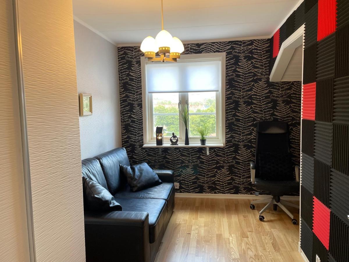 Apartment Uddevalla Bohuslaen Bubbelbad Extérieur photo